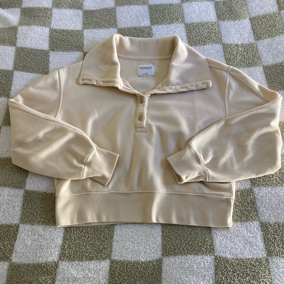 Abercrombie & Fitch Drama Wedge Henley - Picture 2 of 5